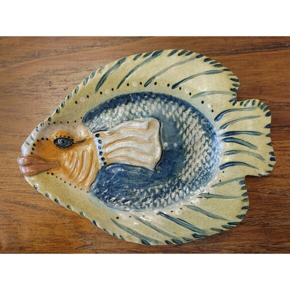 Artist Signed "FISHLIPS" Ceramic Tray 12x8 In - Picture 2 of 8